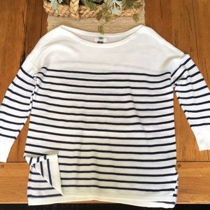 3 quarter sleeve knit shirt